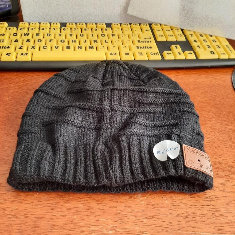 NEW ! Xikezan Bluetooth Beanie Hat Black One Size